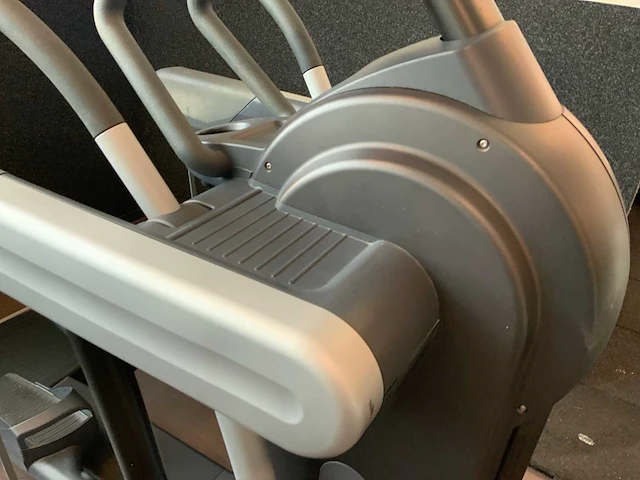 Technogym excite vario 700 visioweb crosstrainer - afbeelding 2 van  6