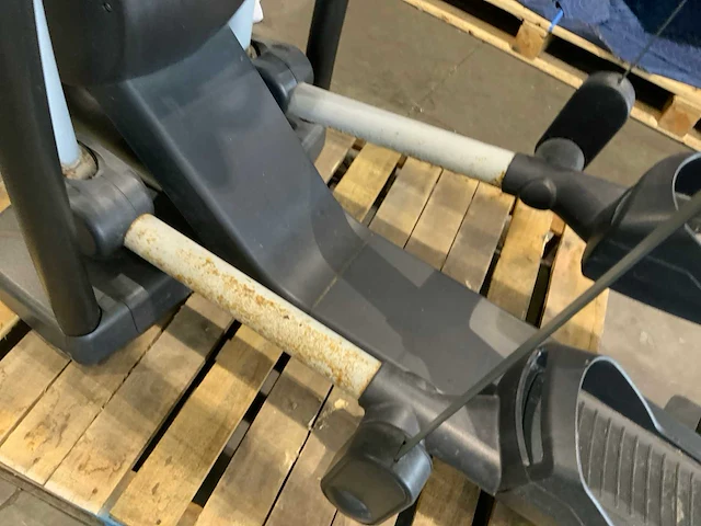 Technogym excite vario 700 visioweb crosstrainer - afbeelding 3 van  5