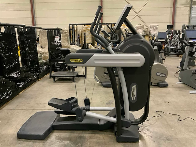 Technogym excite vario visioweb crosstrainer - afbeelding 4 van  5