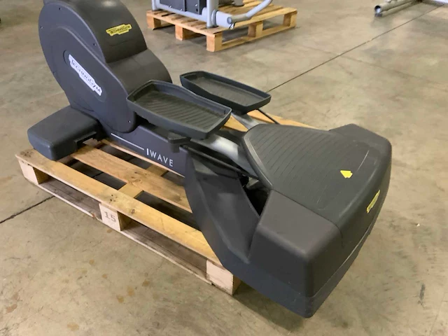 Technogym excite wave 500 led crosstrainer - afbeelding 2 van  7