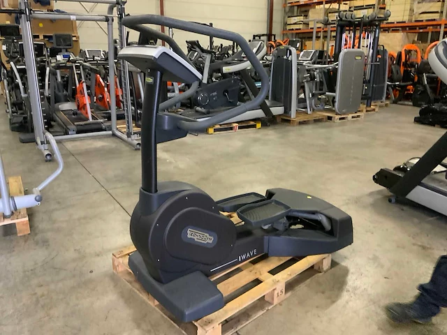 Technogym excite wave 500 led crosstrainer - afbeelding 5 van  7