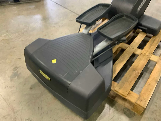 Technogym excite wave 500 led crosstrainer - afbeelding 7 van  7