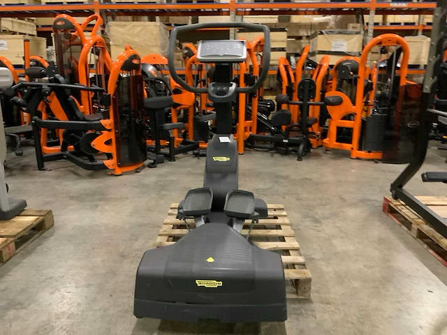 Technogym excite wave 500 led crosstrainer - afbeelding 5 van  7