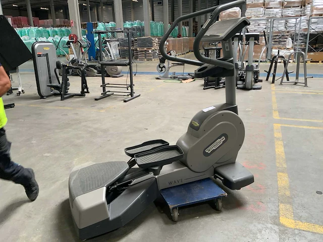 Technogym excite wave 700 led crosstrainer - afbeelding 5 van  5