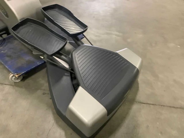 Technogym excite wave 700 led crosstrainer - afbeelding 2 van  5