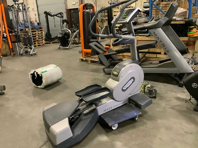 Technogym excite wave 700 led crosstrainer - afbeelding 5 van  5