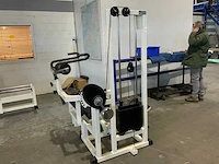 Technogym isotonic abdominal crunch krachtstation - afbeelding 6 van  6
