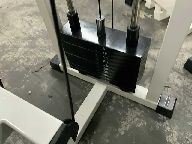 Technogym isotonic abductor krachtstation - afbeelding 4 van  6