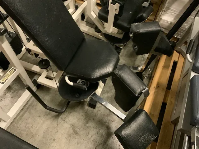 Technogym isotonic adductor krachtstation - afbeelding 3 van  4
