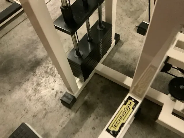 Technogym isotonic adductor krachtstation - afbeelding 4 van  4
