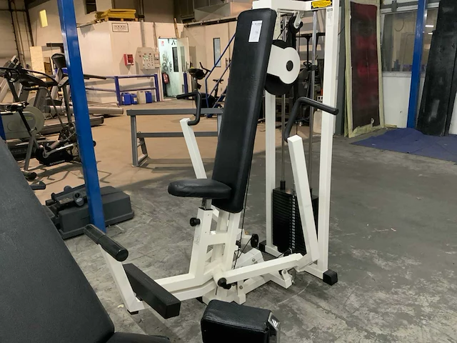 Technogym isotonic chestpress krachtstation - afbeelding 1 van  6