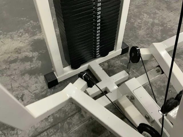 Technogym isotonic chestpress krachtstation - afbeelding 5 van  6