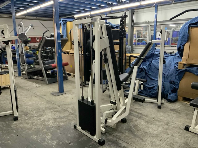 Technogym isotonic chestpress krachtstation - afbeelding 6 van  6
