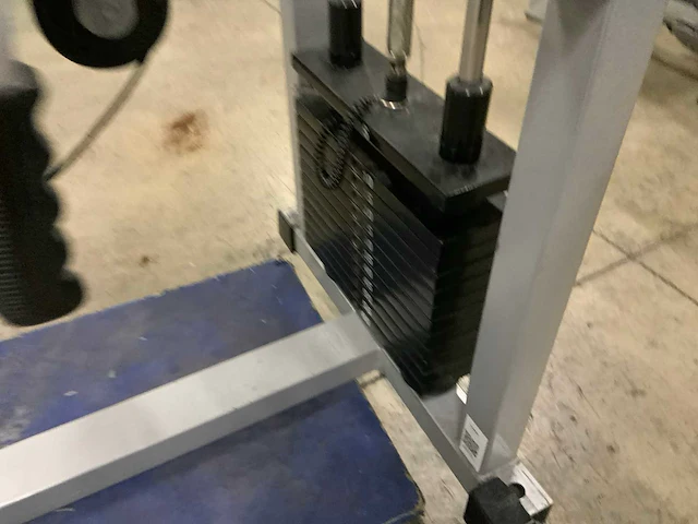Technogym isotonic liggende legcurl krachtstation - afbeelding 4 van  4