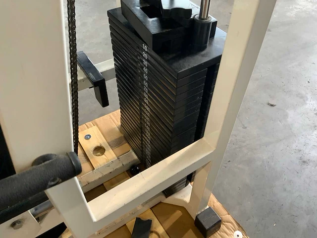 Technogym isotonic mechanisch legpress krachtstation - afbeelding 4 van  5