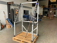 Technogym isotonic met stang squat rek krachtstation - afbeelding 3 van  5