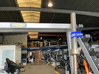 Technogym isotonic met stang squat rek krachtstation - afbeelding 4 van  5