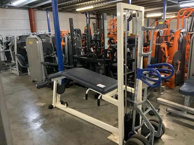 Technogym isotonic phrone legcurl krachtstation - afbeelding 5 van  5