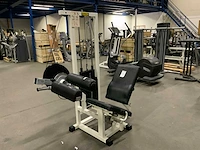 Technogym isotonic seated leg curl rom krachtstation - afbeelding 1 van  6