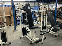 Technogym isotonic shoulderpress krachtstation - afbeelding 1 van  6