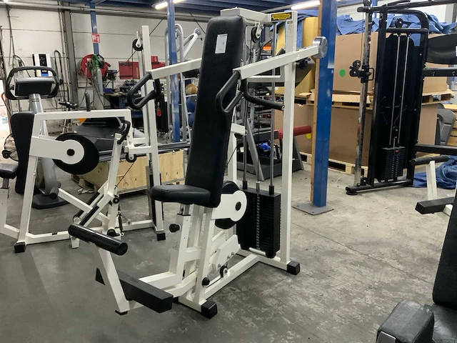 Technogym isotonic shoulderpress krachtstation - afbeelding 3 van  6