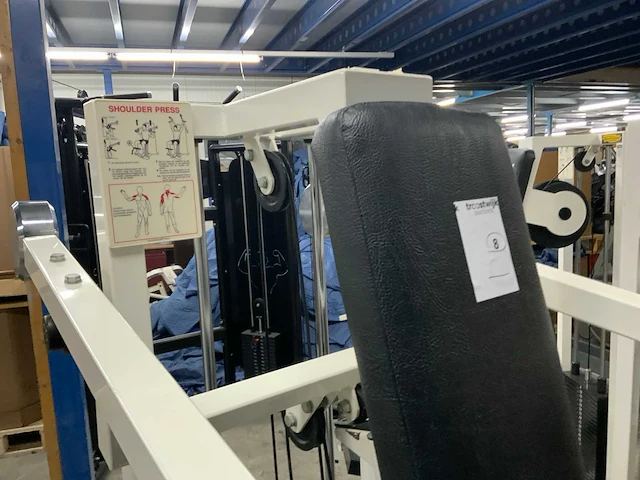 Technogym isotonic shoulderpress krachtstation - afbeelding 5 van  6