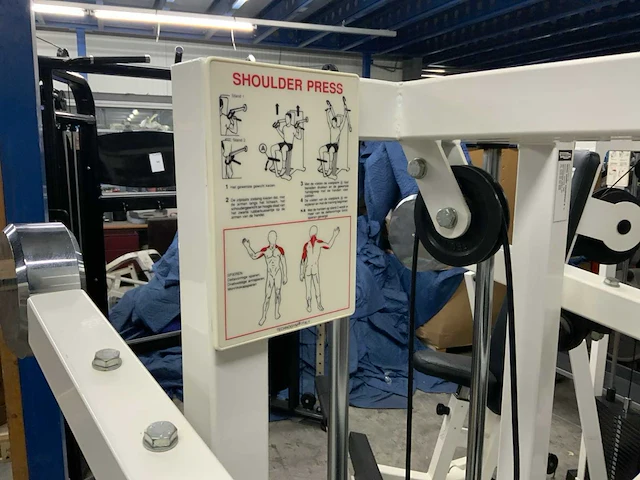 Technogym isotonic shoulderpress krachtstation - afbeelding 6 van  6