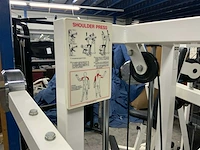Technogym isotonic shoulderpress krachtstation - afbeelding 6 van  6