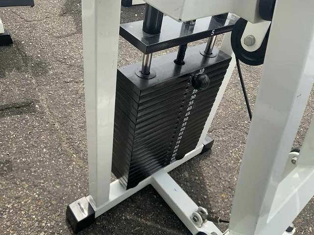 Technogym isotonic vertical row krachtstation - afbeelding 3 van  5