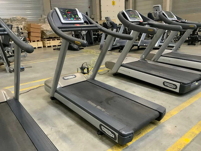 Technogym jog now 500 led loopband - afbeelding 4 van  4