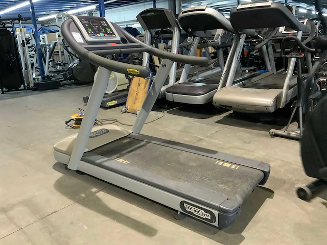 Technogym jog now 500 led loopband - afbeelding 1 van  6