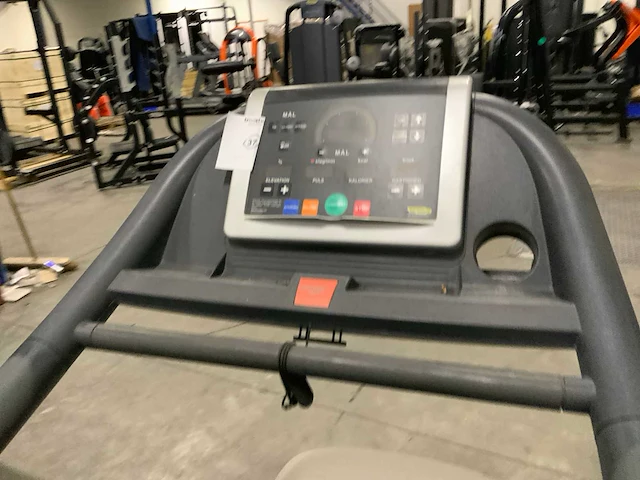 Technogym jog now 500 led loopband - afbeelding 3 van  5