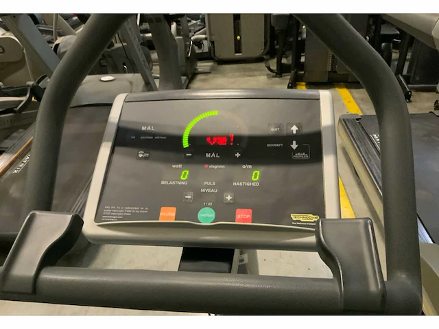 Technogym jog now 500 led loopband - afbeelding 5 van  5