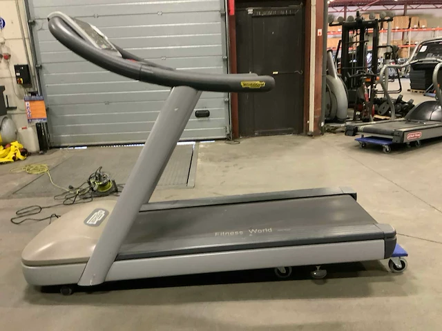 Technogym jog now 500 led loopband - afbeelding 4 van  5