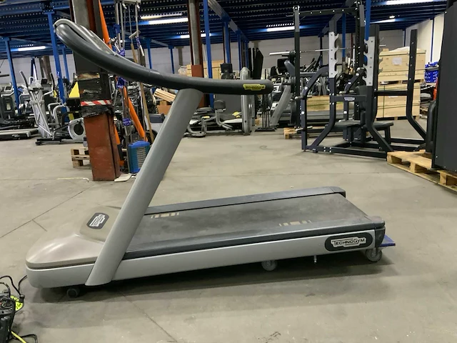 Technogym jog now 500 led loopband - afbeelding 1 van  6