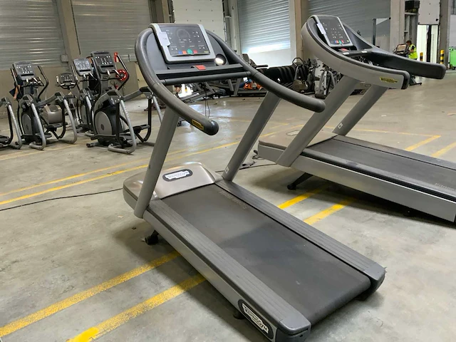 Technogym jog now 500 led loopband - afbeelding 1 van  5