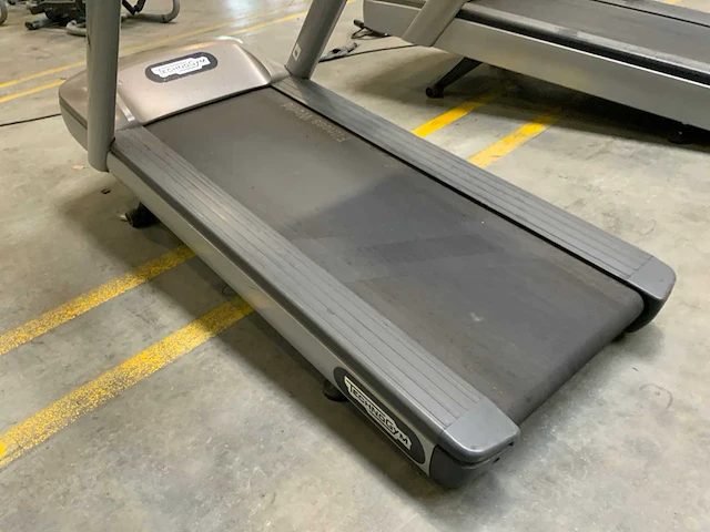 Technogym jog now 500 led loopband - afbeelding 2 van  5