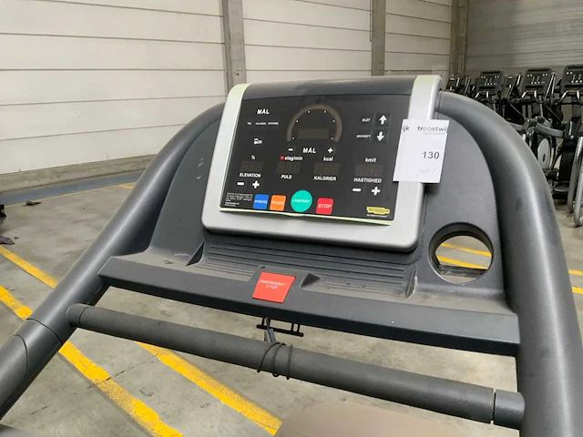 Technogym jog now 500 led loopband - afbeelding 3 van  5