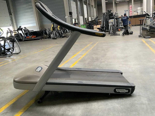 Technogym jog now 500 led loopband - afbeelding 4 van  5