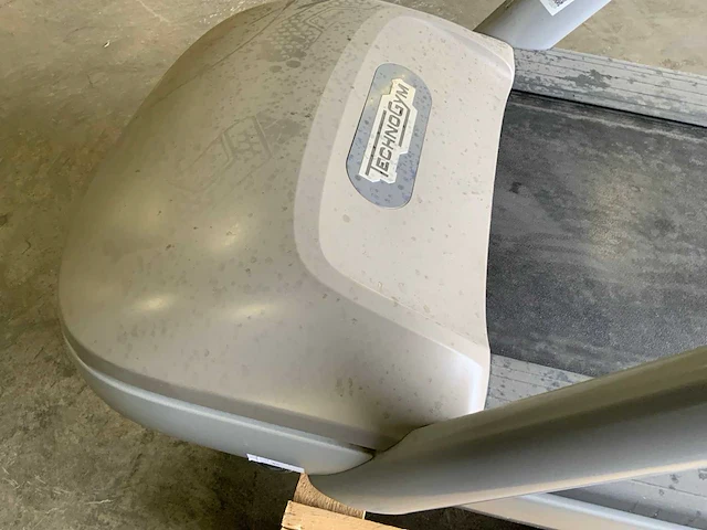 Technogym jog now 500 led loopband - afbeelding 5 van  6