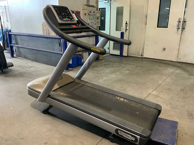 Technogym jog now 500 led loopband - afbeelding 4 van  6