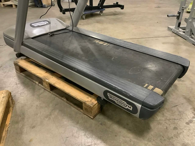 Technogym jog now 500 led loopband - afbeelding 5 van  6
