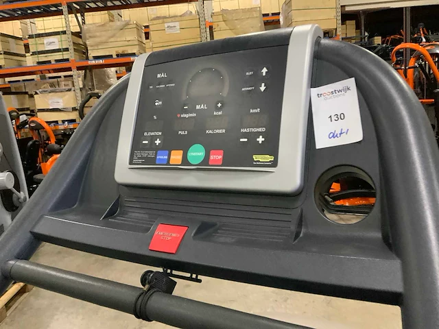 Technogym jog now 500 led loopband - afbeelding 2 van  6