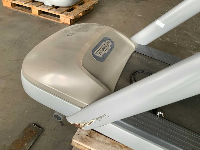 Technogym jog now 500 led loopband - afbeelding 2 van  6