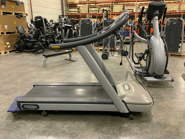 Technogym jog now 500 led loopband - afbeelding 3 van  8