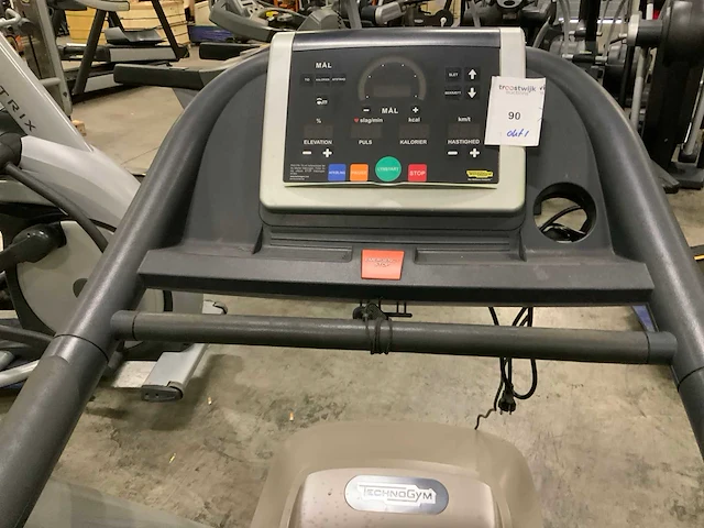 Technogym jog now 500 led loopband - afbeelding 7 van  8