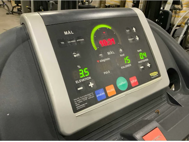 Technogym jog now 500 led loopband - afbeelding 8 van  8