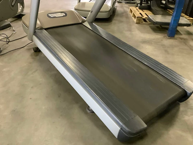 Technogym jog now 500 led loopband - afbeelding 3 van  5