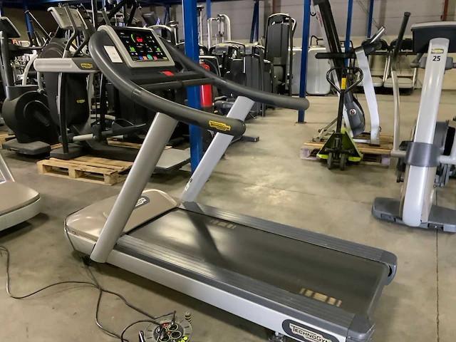 Technogym jog now 500 led loopband - afbeelding 2 van  5