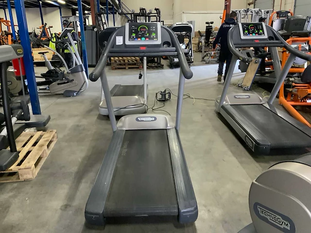 Technogym jog now 500 led loopband - afbeelding 4 van  5